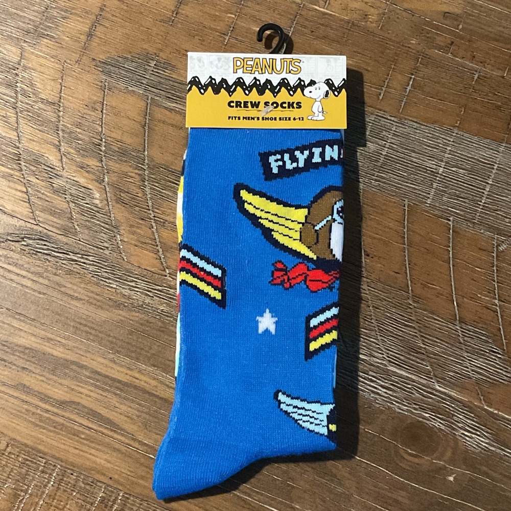 NEW‎ Peanuts Snoopy Flying Ace Mens Crew Socks Blue Fits Shoe 6-12 Charlie Brown